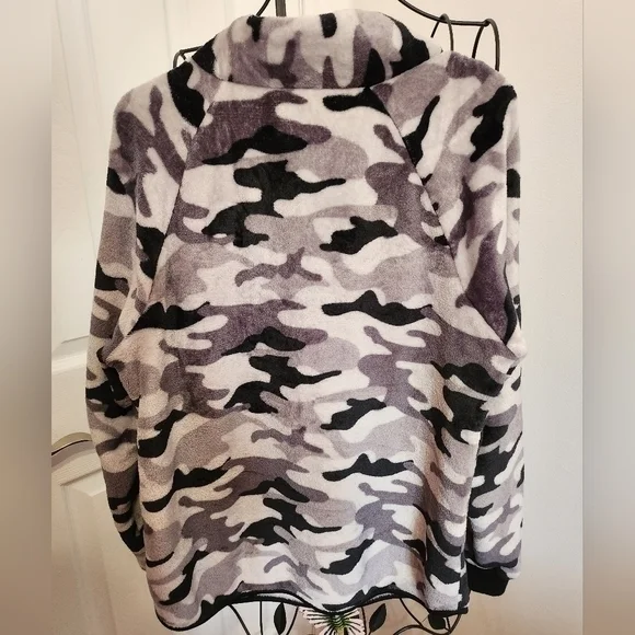 NWOT camo fuzzy sweater - Picture 2 of 3